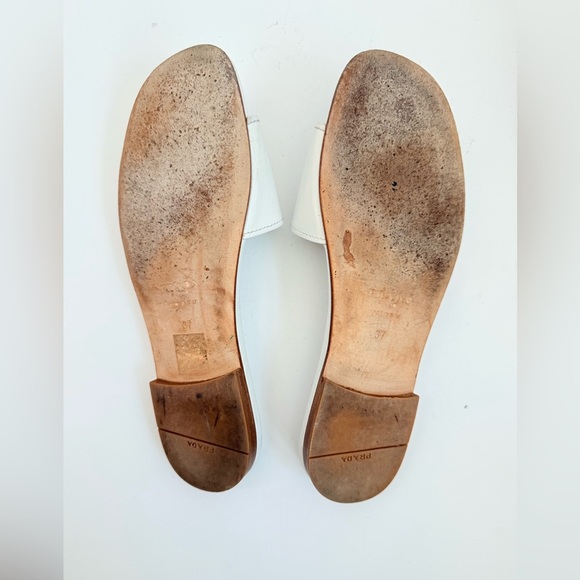 Prada white leather Triangle logo embellished open toe flat slide sandals 37 - Picture 5 of 10